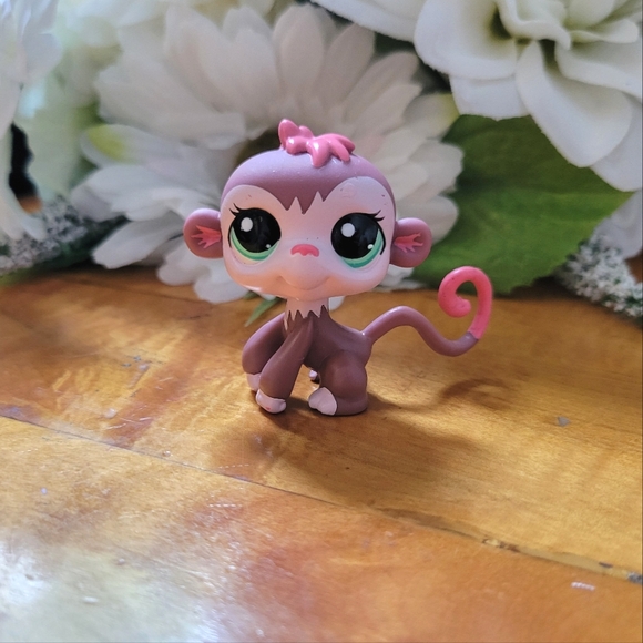 Littlest Pet Shop LPS #2469 Monkey Brown Pink Green Eyes 2007 - Picture 2 of 12